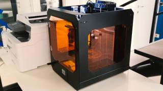 Macchinario che può essere usato nel laboratorio.